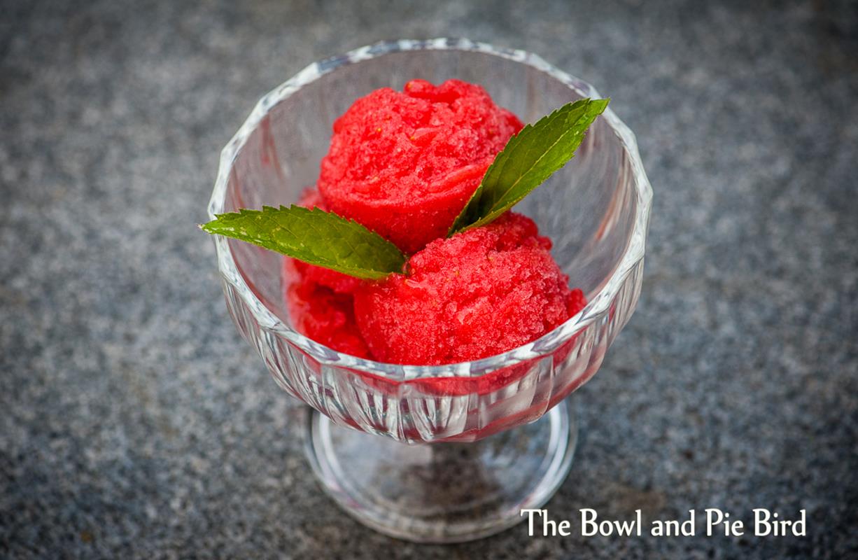 Read more about the article Schnelles Erdbeersorbet | Quick strawberry sorbet