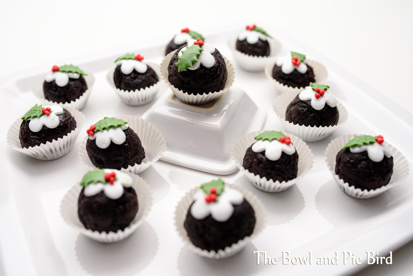 Read more about the article Christmas Pudding Cake Pops